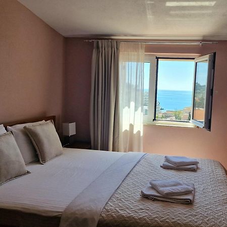 Vila Lena Petrovac Luaran gambar