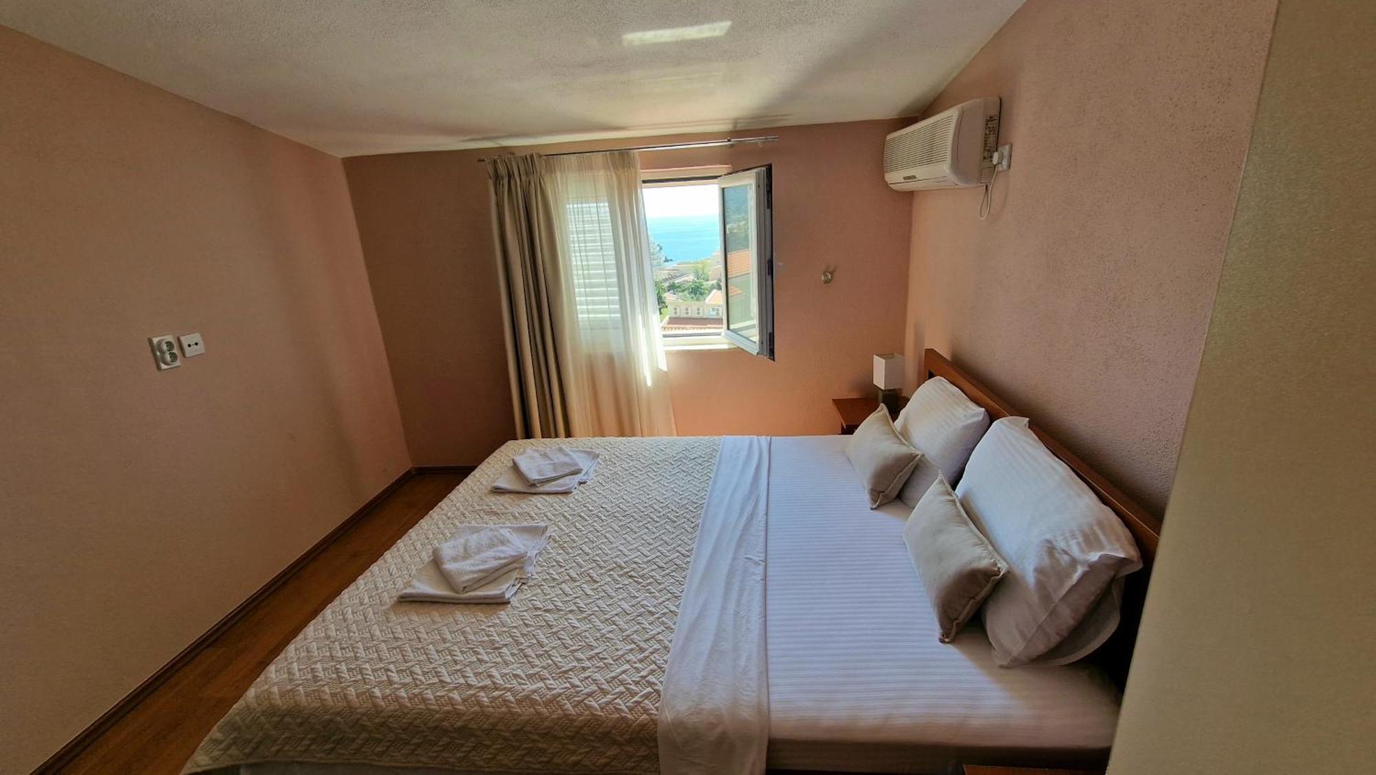Vila Lena Petrovac Luaran gambar