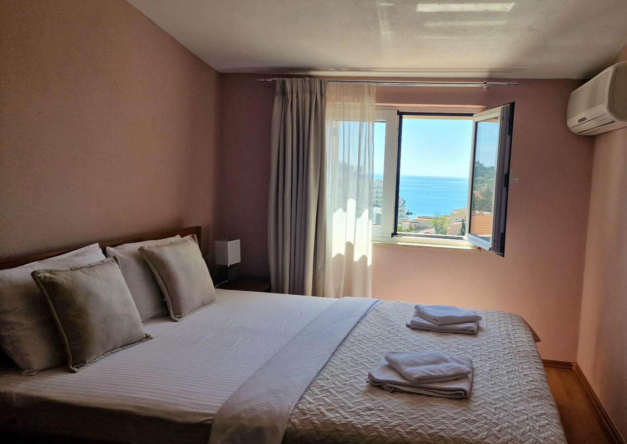 Vila Lena Petrovac Luaran gambar